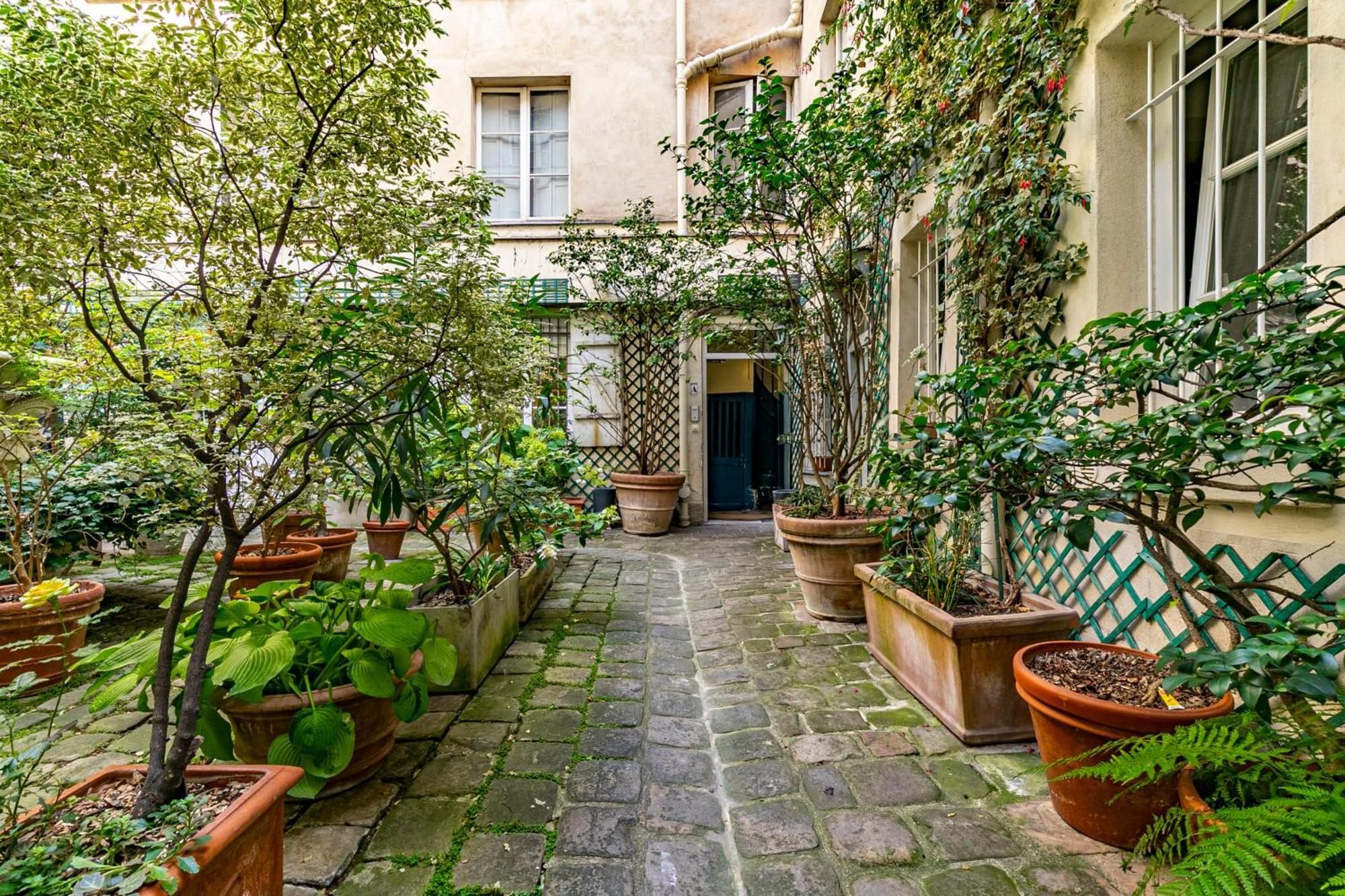 Design And Quiet Studio On Wooded Courtyard ! Paris Dış mekan fotoğraf